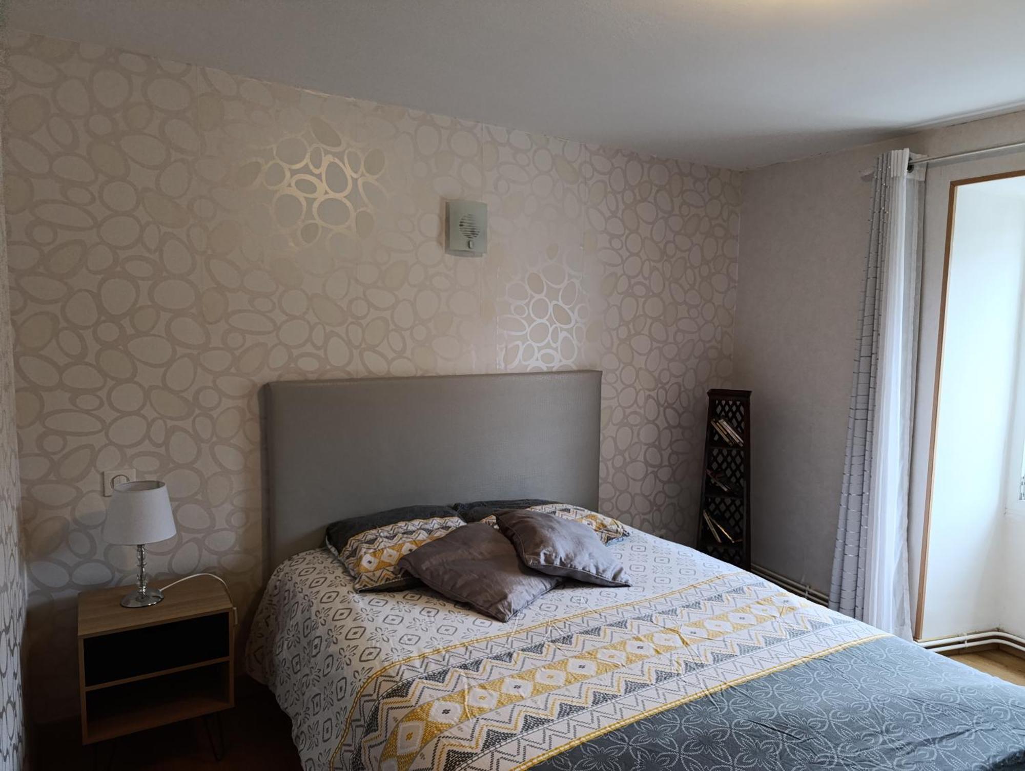 Maison Spacieuse Et Agreable Saint-Georges-de-Luzençon Exterior foto